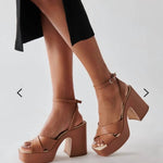 Dolce Vita - Women's Wessi Strap Platform Sandals