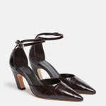 Le Monde Béryl - Women's Victoria Croc Embossed Pump