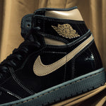 Air Jordan 1 Retro High OG - Black/Metallic Gold