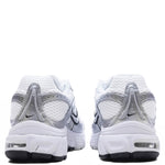 Women's Air Max Moto 2K - White/Photon Dust/Metallic Silver/Black