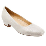 Trotters - Women's Dorris Pumps