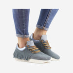 Esseutesse - Women's Fringe Sneaker