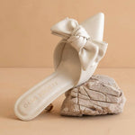 Oasis Society - Women's Jane Bow Kitten Heel