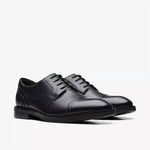 Clarks - Men's Un Hugh Way Shoe