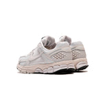 Nike - Men's Zoom Vomero 5 Shoes