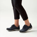 Clarks - Men's Wave Go Leather Sneakers