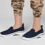 Skechers - Women's Gowalk Arch Fit Grateful Slip On Sneaker
